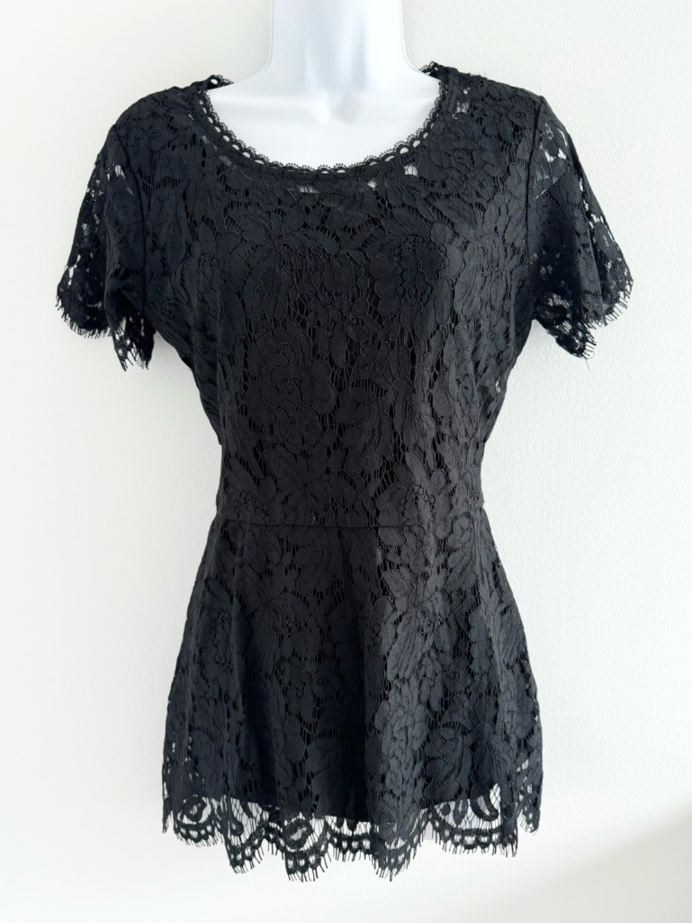 Isaac Mizrahi Live Floral Lace Black Fitted Flare Women’s Top